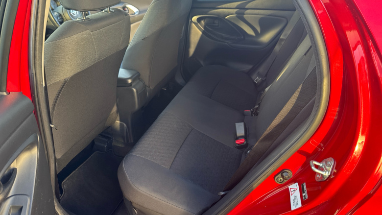 Toyota Yaris 1.5 Hybrid Design 5dr CVT Hybrid Hatchback